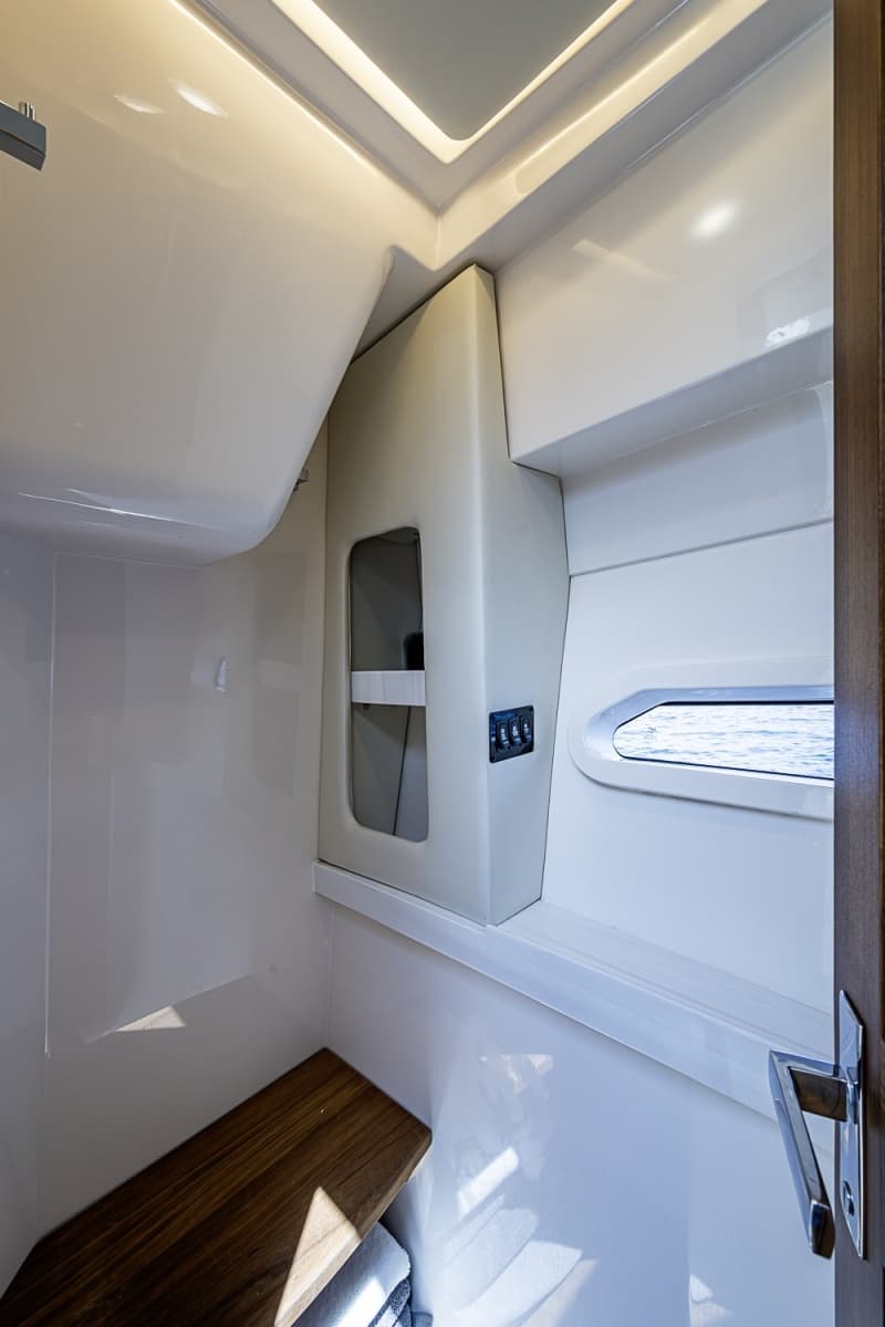 2025 Regal 38 XO - Photo 37