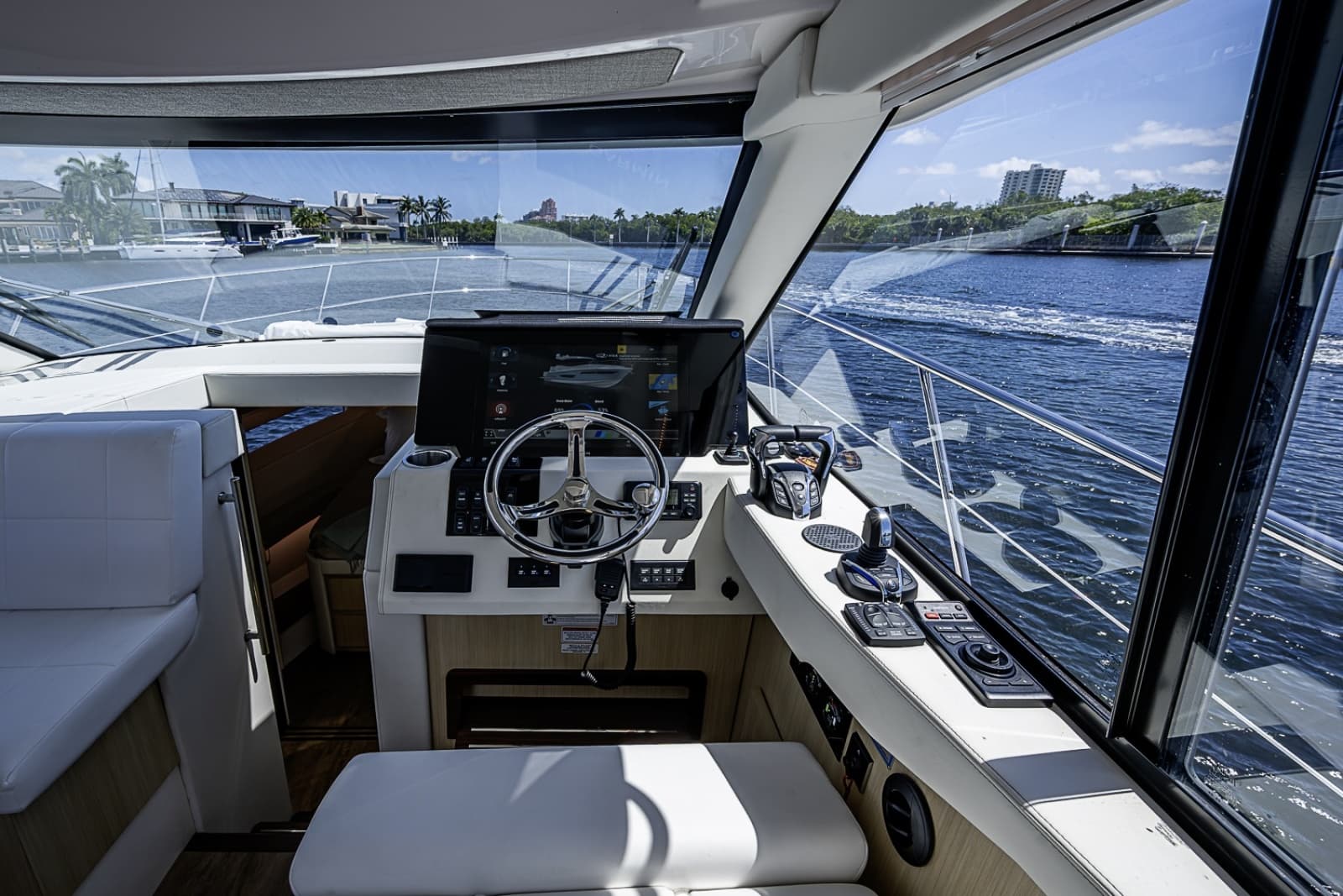 2025 Regal 38 XO - Photo 26