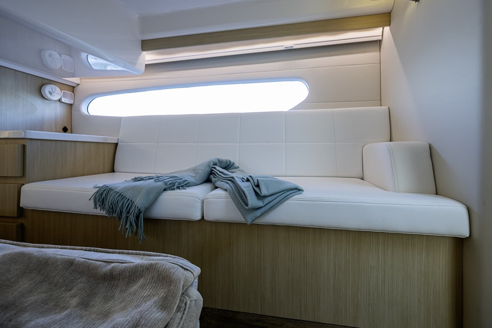 2025 Regal 38 XO - Photo 42
