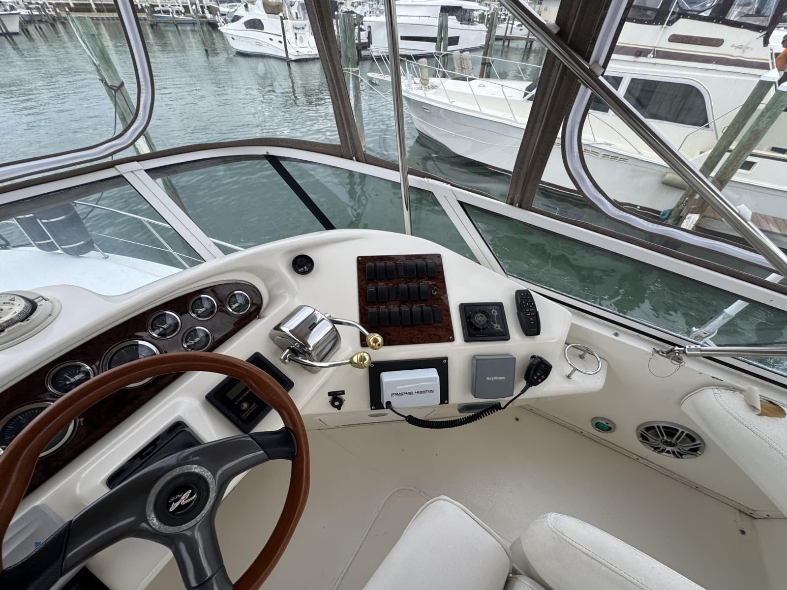 2001 Sea Ray 380 Aft Cabin - Photo 27