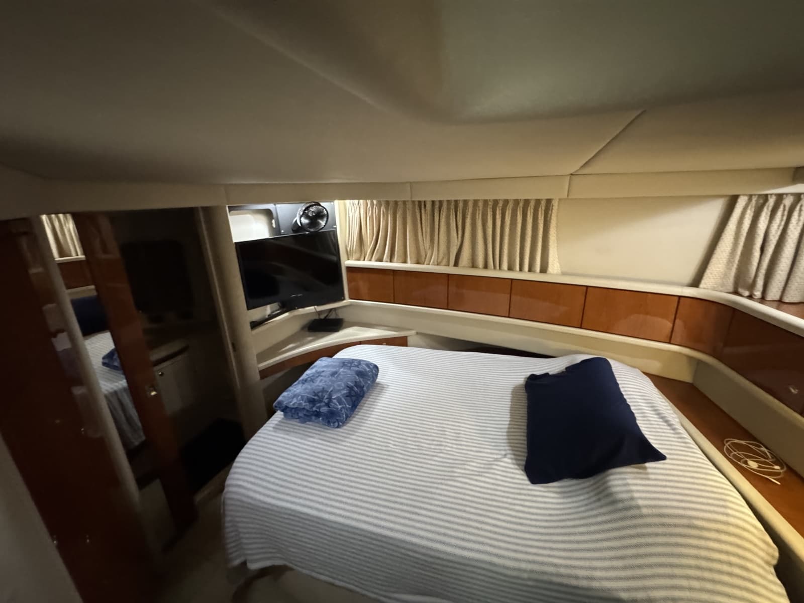 2001 Sea Ray 380 Aft Cabin - Photo 49
