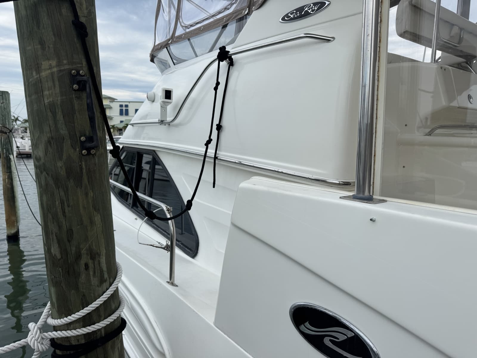 2001 Sea Ray 380 Aft Cabin - Photo 11