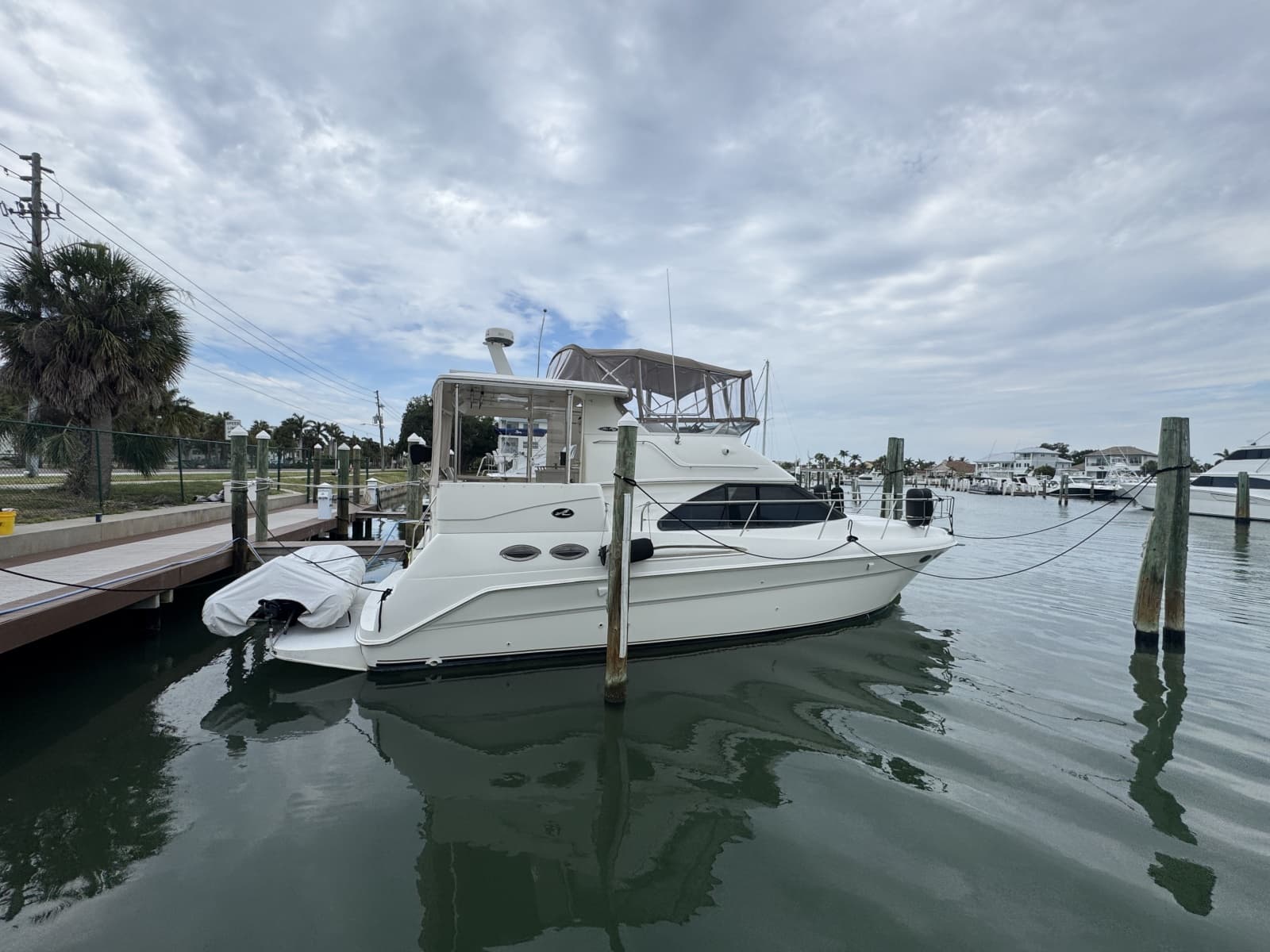 2001 Sea Ray 380 Aft Cabin - Photo 9