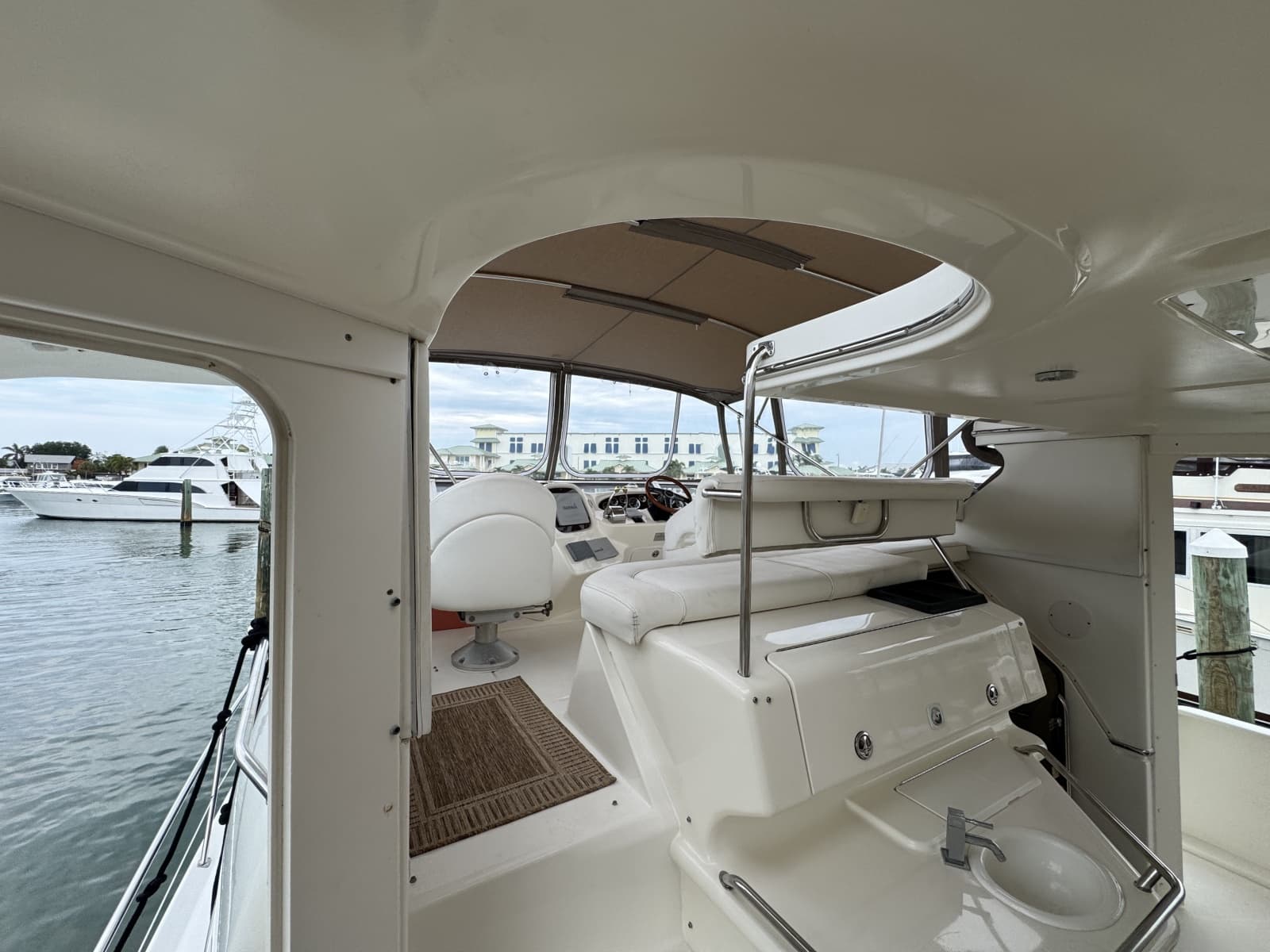 2001 Sea Ray 380 Aft Cabin - Photo 18