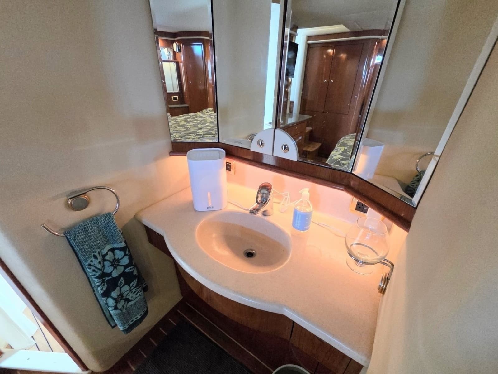2002 Sea Ray 480 Motor Yacht - Photo 16