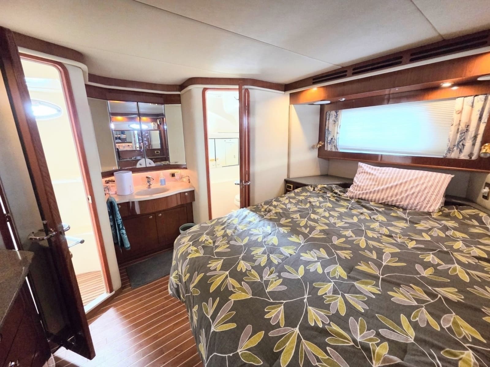 2002 Sea Ray 480 Motor Yacht - Photo 15