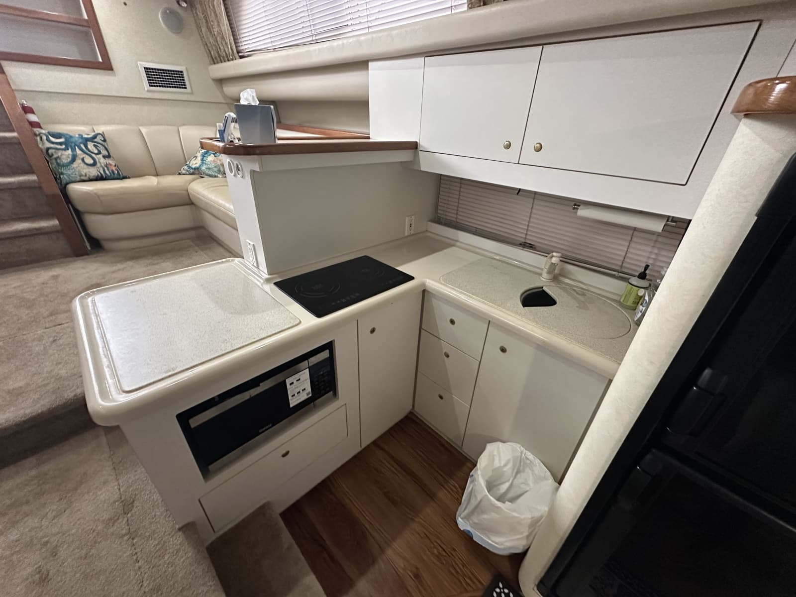 1998 Cruisers Yachts 3650 Aft Cabin - Photo 39