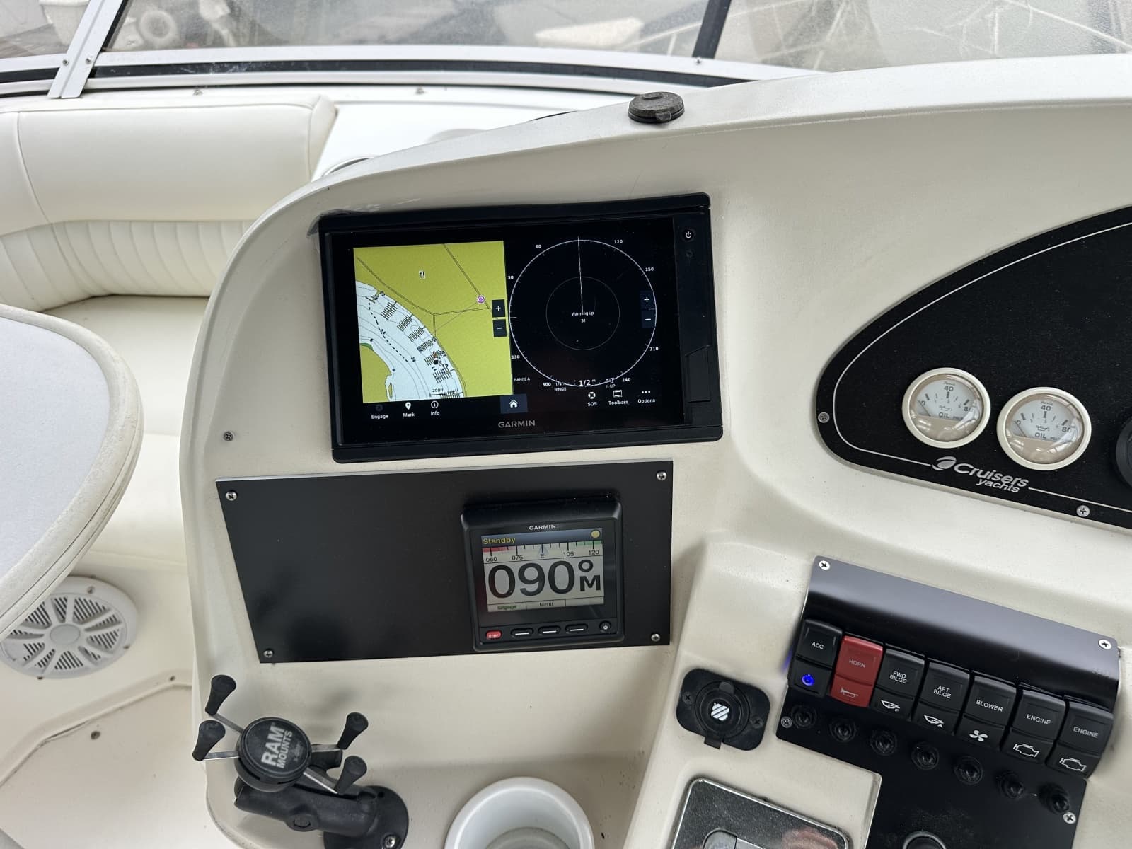 1998 Cruisers Yachts 3650 Aft Cabin - Photo 22