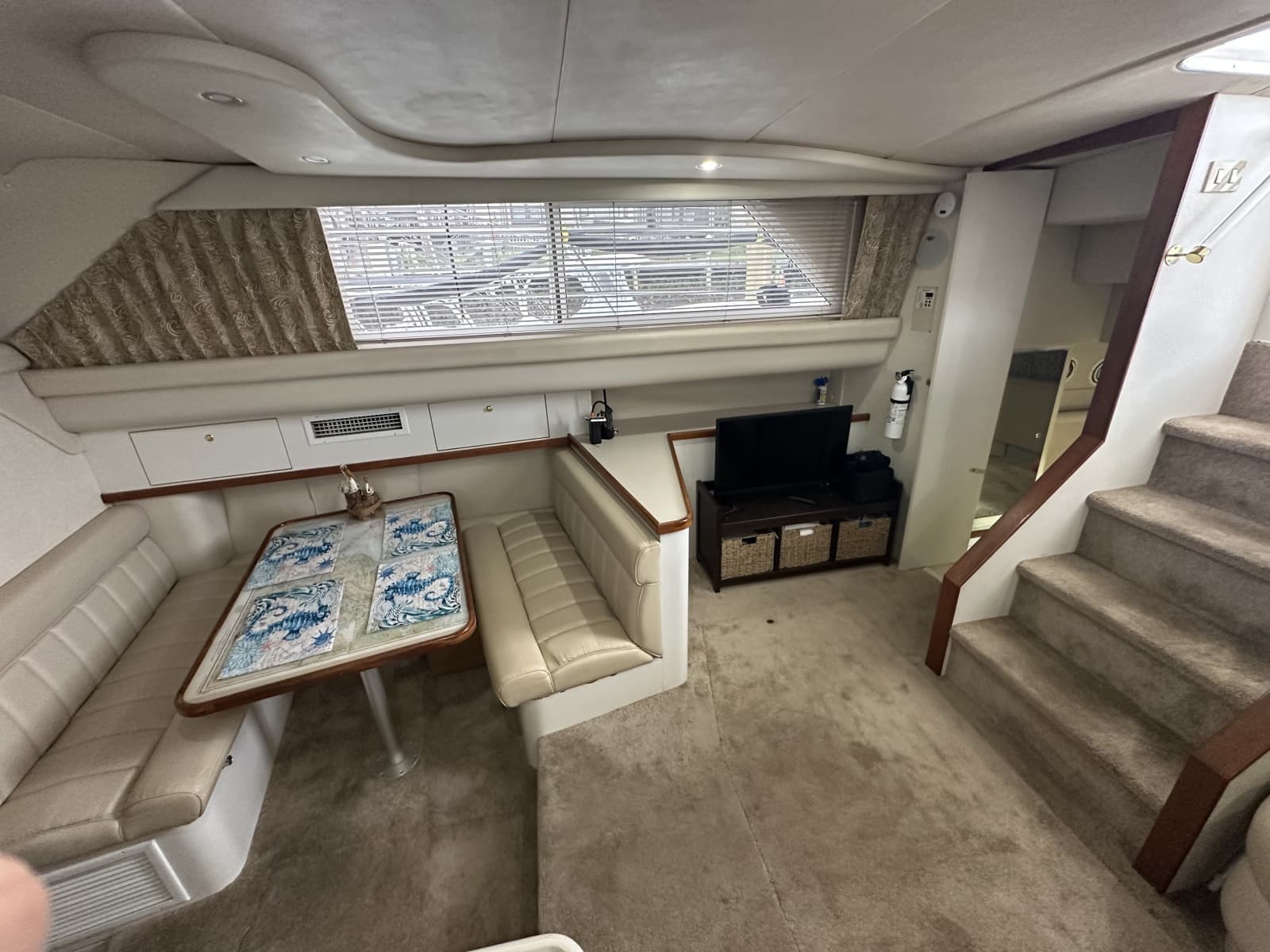 1998 Cruisers Yachts 3650 Aft Cabin - Photo 29