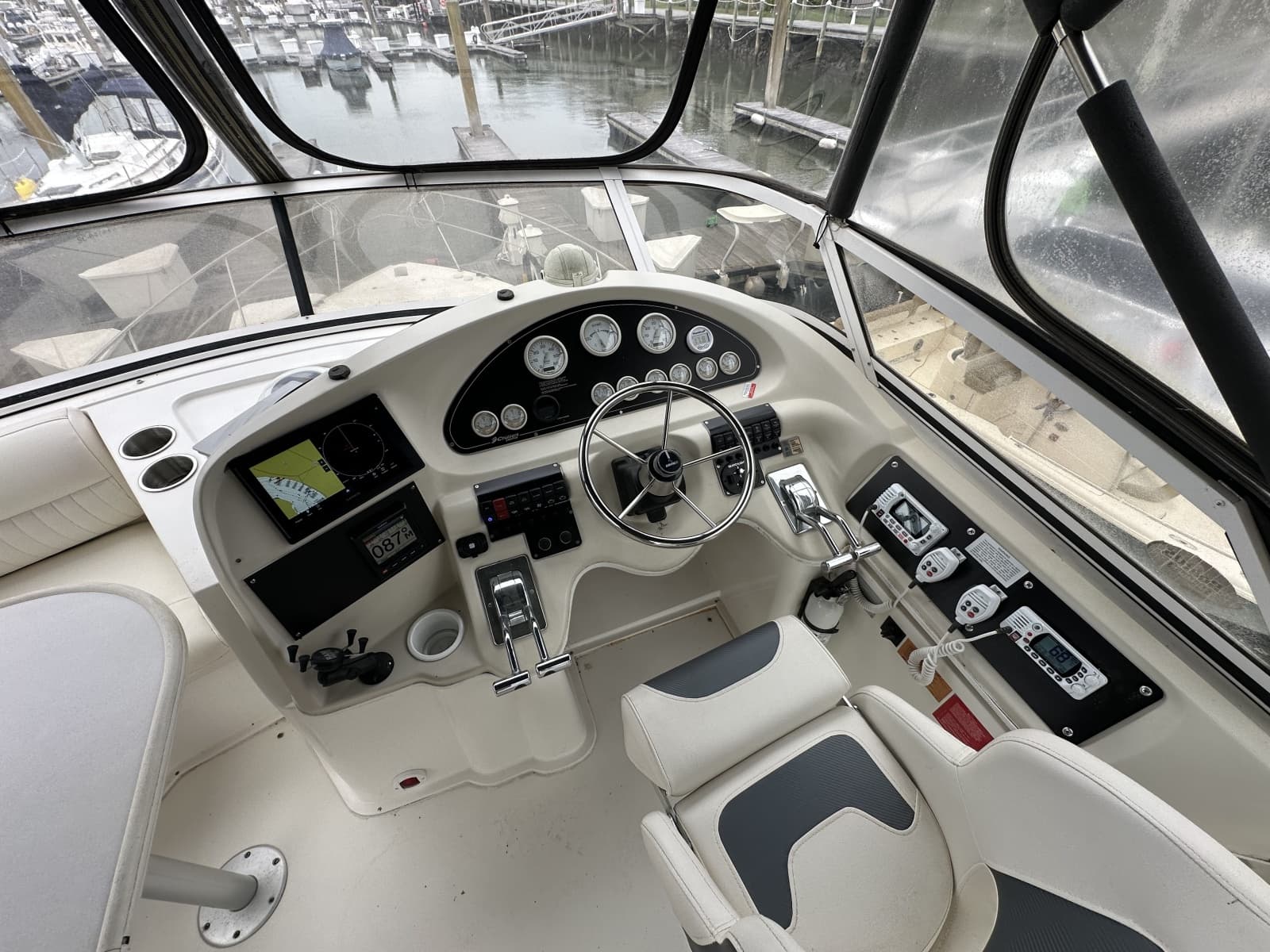 1998 Cruisers Yachts 3650 Aft Cabin - Photo 24
