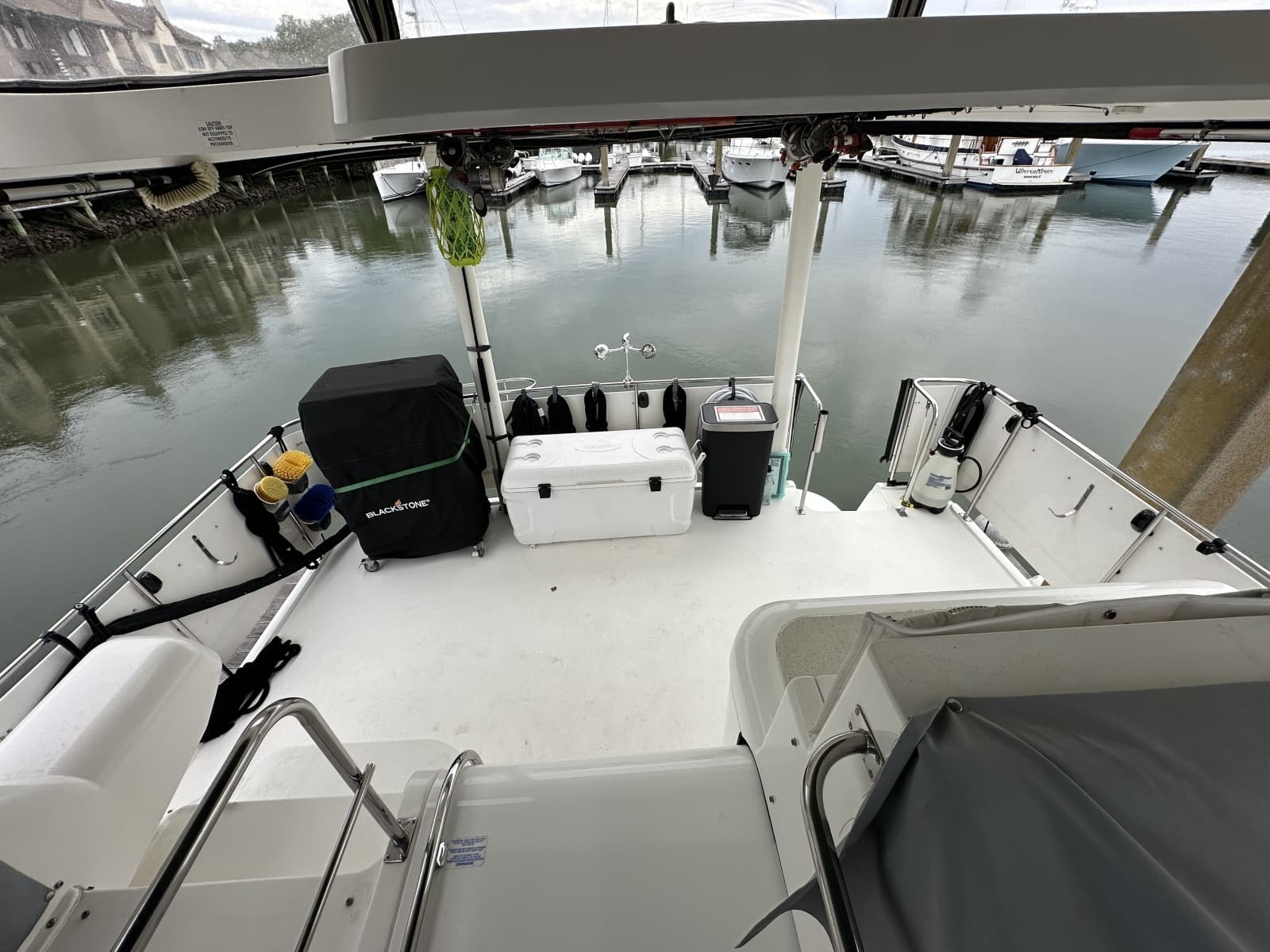 1998 Cruisers Yachts 3650 Aft Cabin - Photo 16