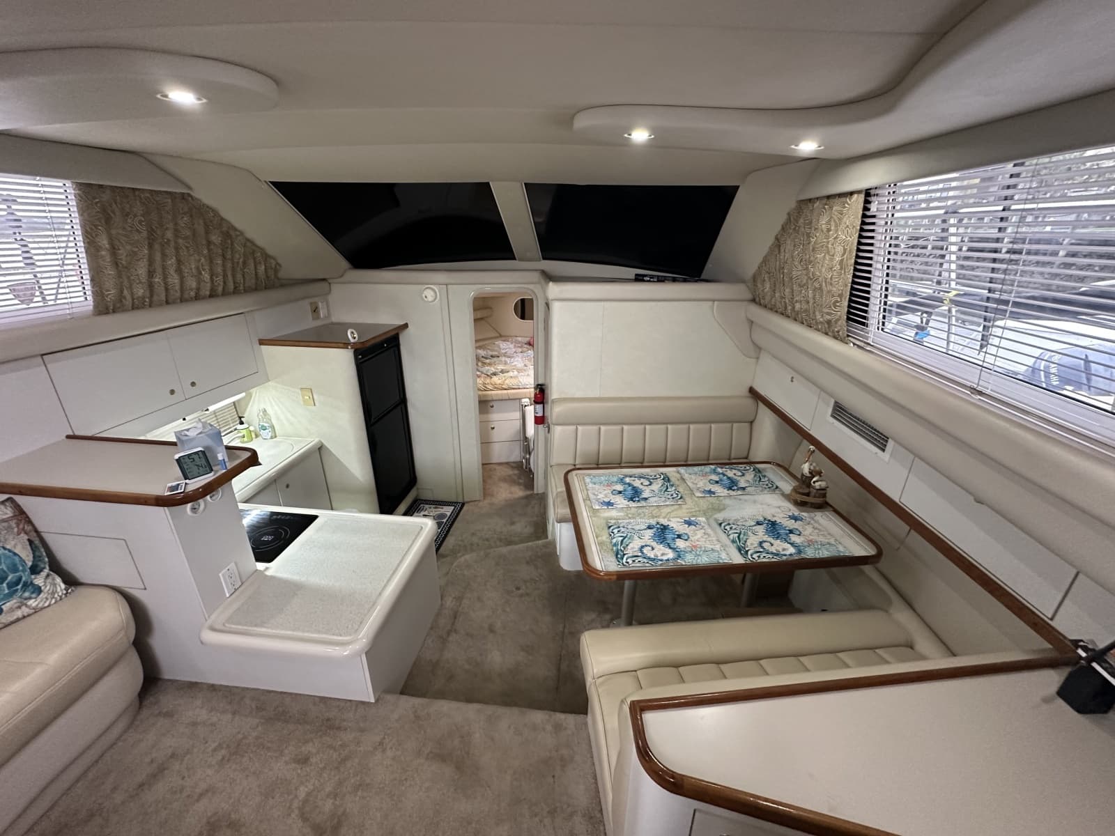 1998 Cruisers Yachts 3650 Aft Cabin - Photo 41