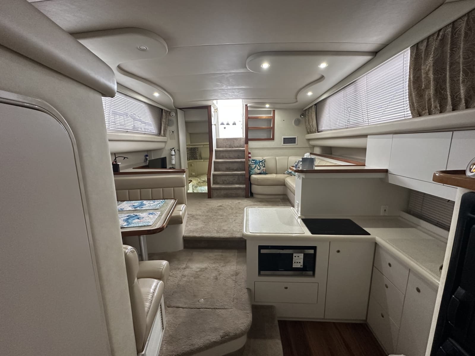 1998 Cruisers Yachts 3650 Aft Cabin - Photo 37