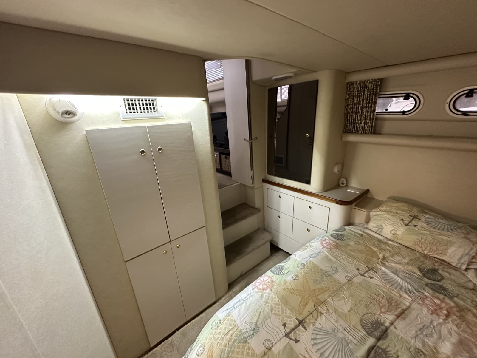 1998 Cruisers Yachts 3650 Aft Cabin - Photo 57