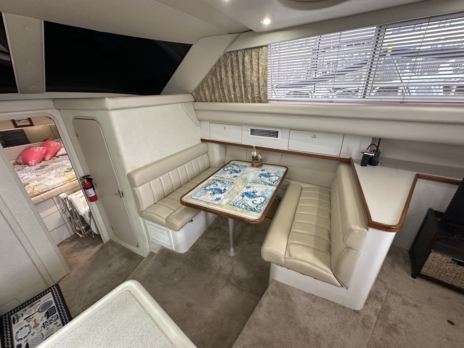 1998 Cruisers Yachts 3650 Aft Cabin - Photo 42