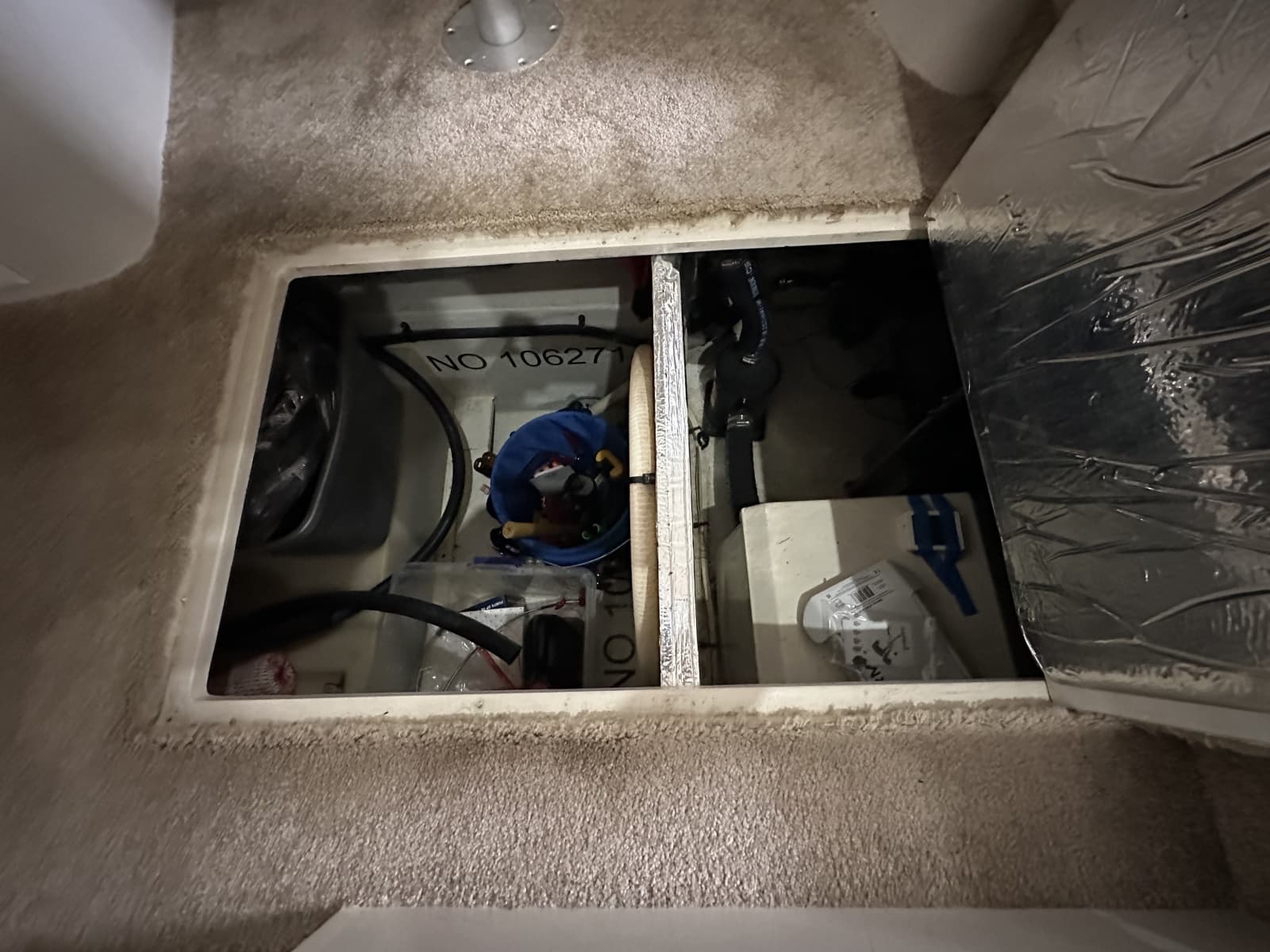 1998 Cruisers Yachts 3650 Aft Cabin - Photo 40