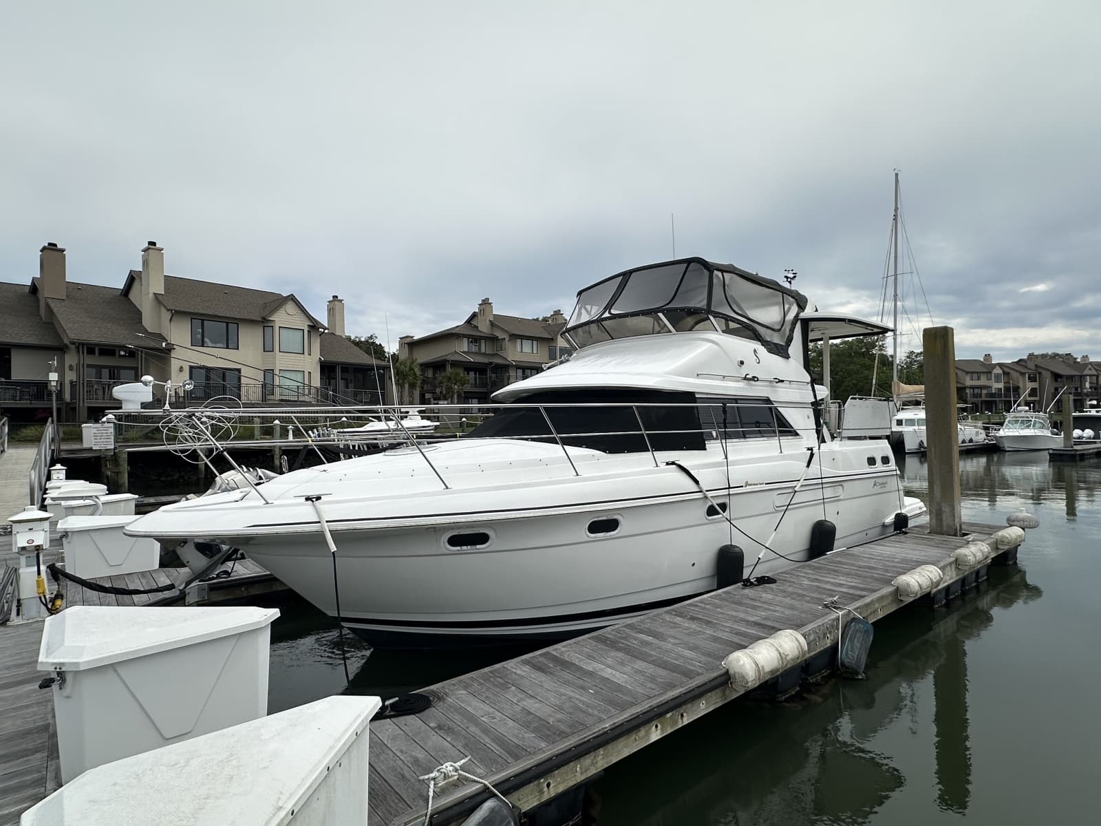 1998 Cruisers Yachts 3650 Aft Cabin - Photo 7