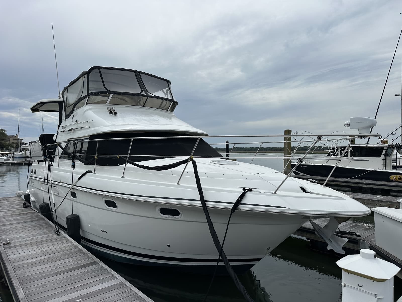 1998 Cruisers Yachts 3650 Aft Cabin - Photo 3