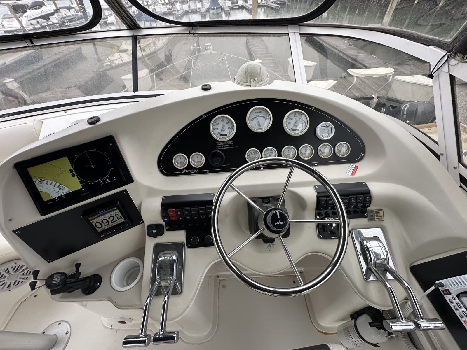 1998 Cruisers Yachts 3650 Aft Cabin - Photo 23