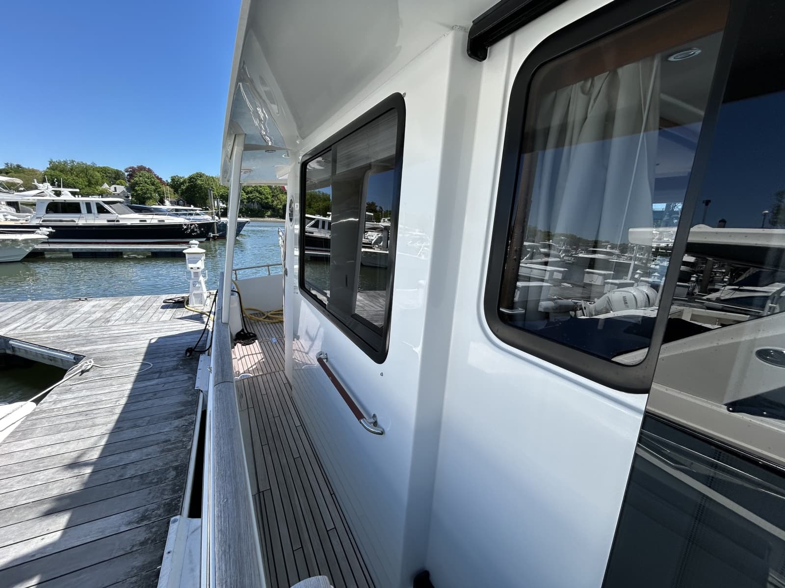 2018 Beneteau 44 Swift Trawler - Photo 4