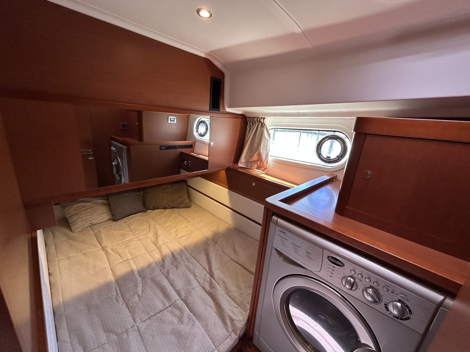 2018 Beneteau 44 Swift Trawler - Photo 21