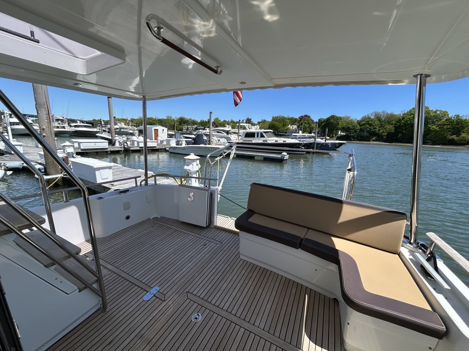 2018 Beneteau 44 Swift Trawler - Photo 6