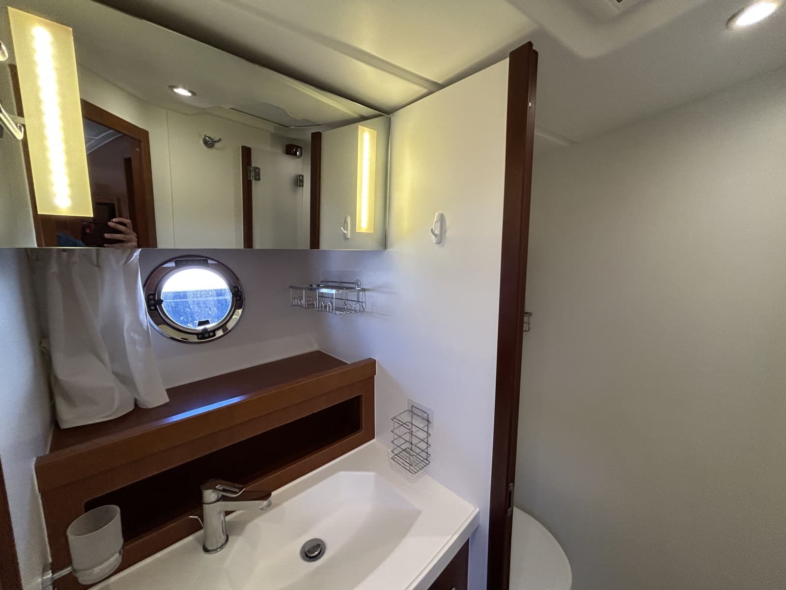 2018 Beneteau 44 Swift Trawler - Photo 19