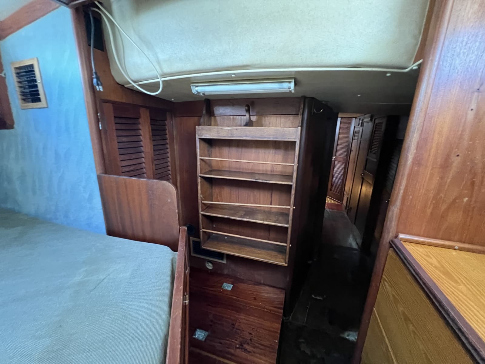 1977 Fisher 46 - Photo 17