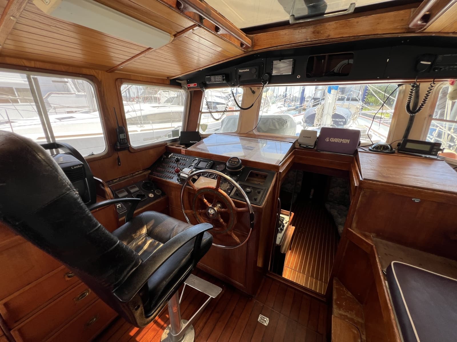 1977 Fisher 46 - Photo 3