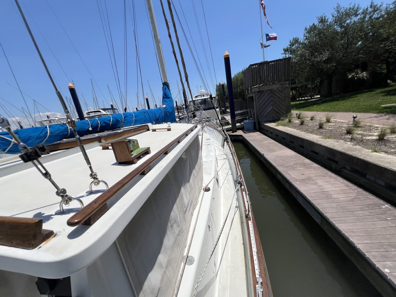 1977 Fisher 46 - Photo 29