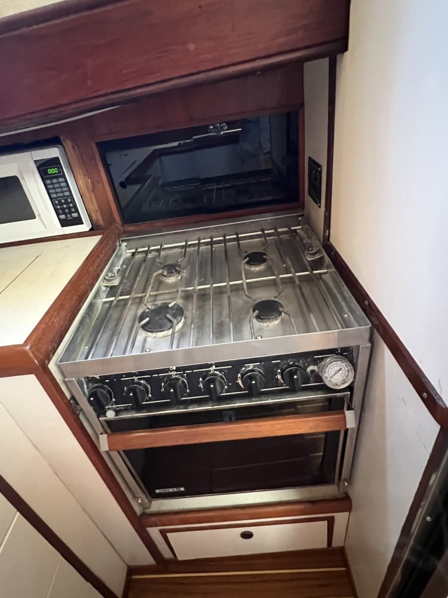 1977 Fisher 46 - Photo 24