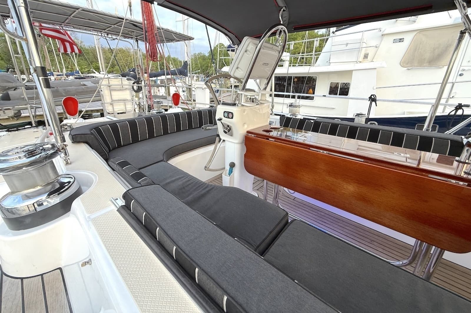2014 Hylas 56 - Photo 14