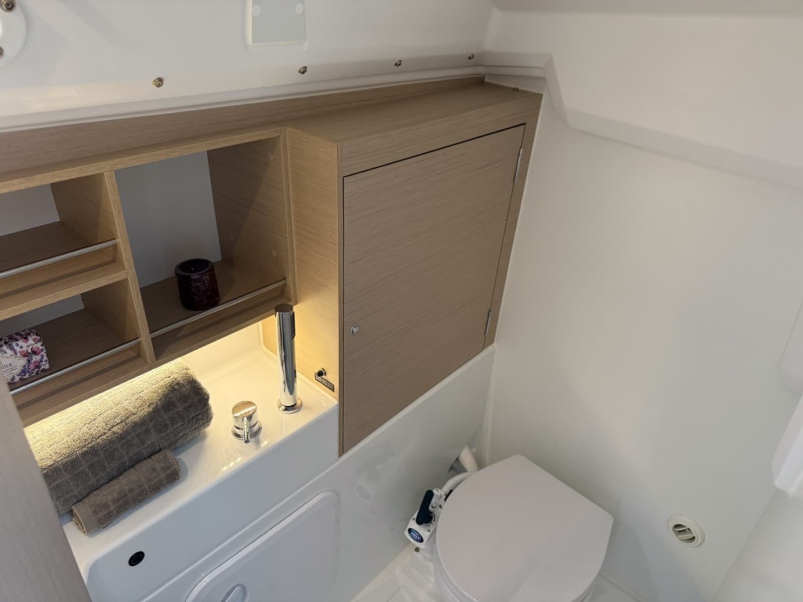 2023 Beneteau Oceanis 30.1 - Photo 17