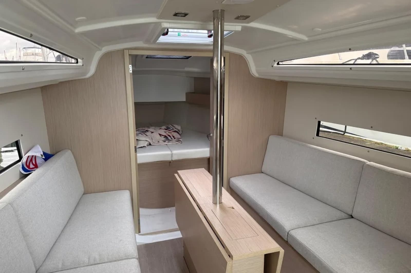 2023 Beneteau Oceanis 30.1 - Photo 2