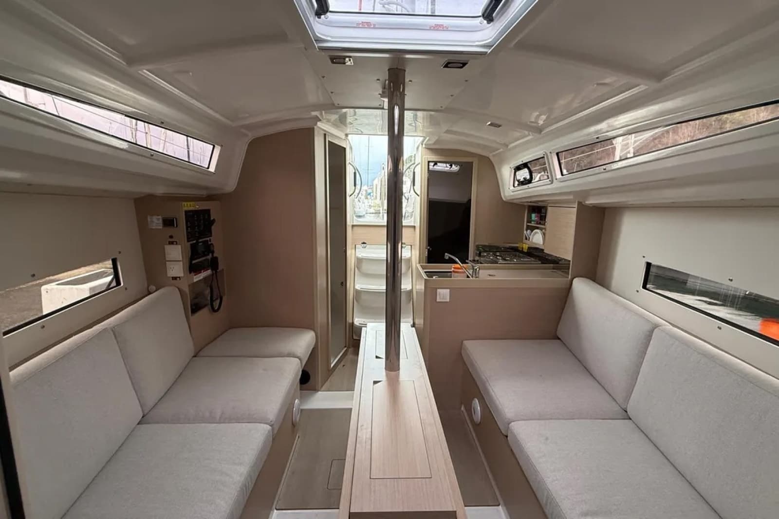 2023 Beneteau Oceanis 30.1 - Photo 3