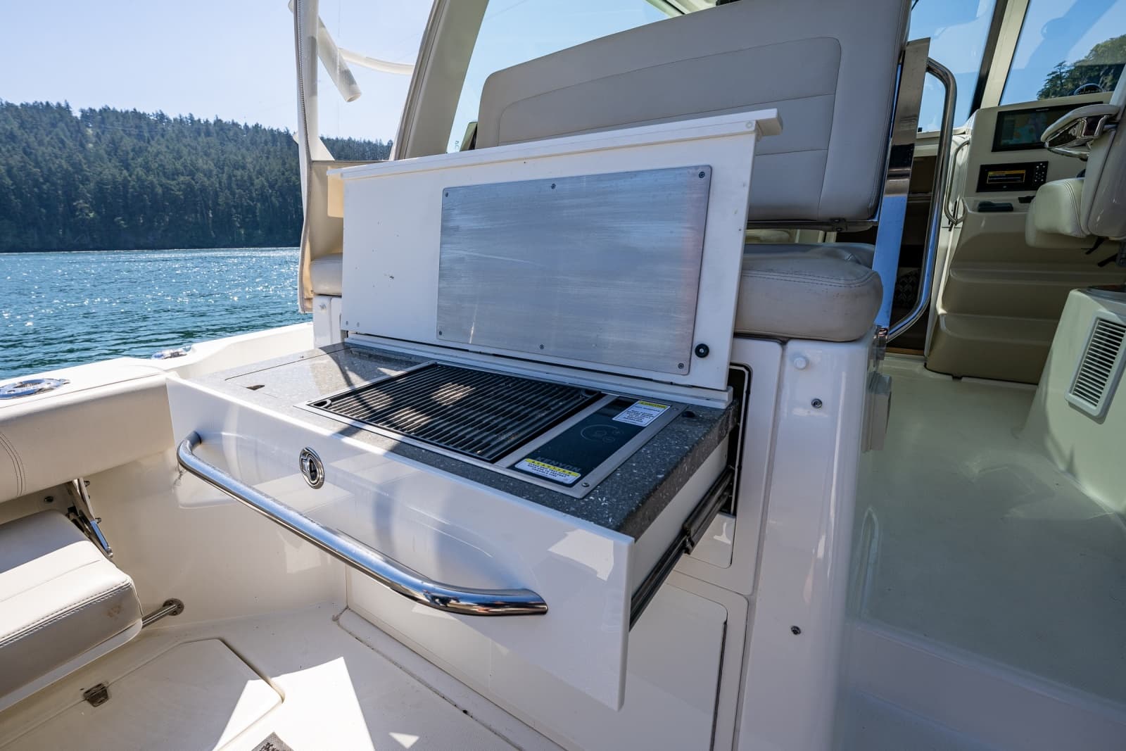 2019 Boston Whaler 345 Conquest - Photo 11