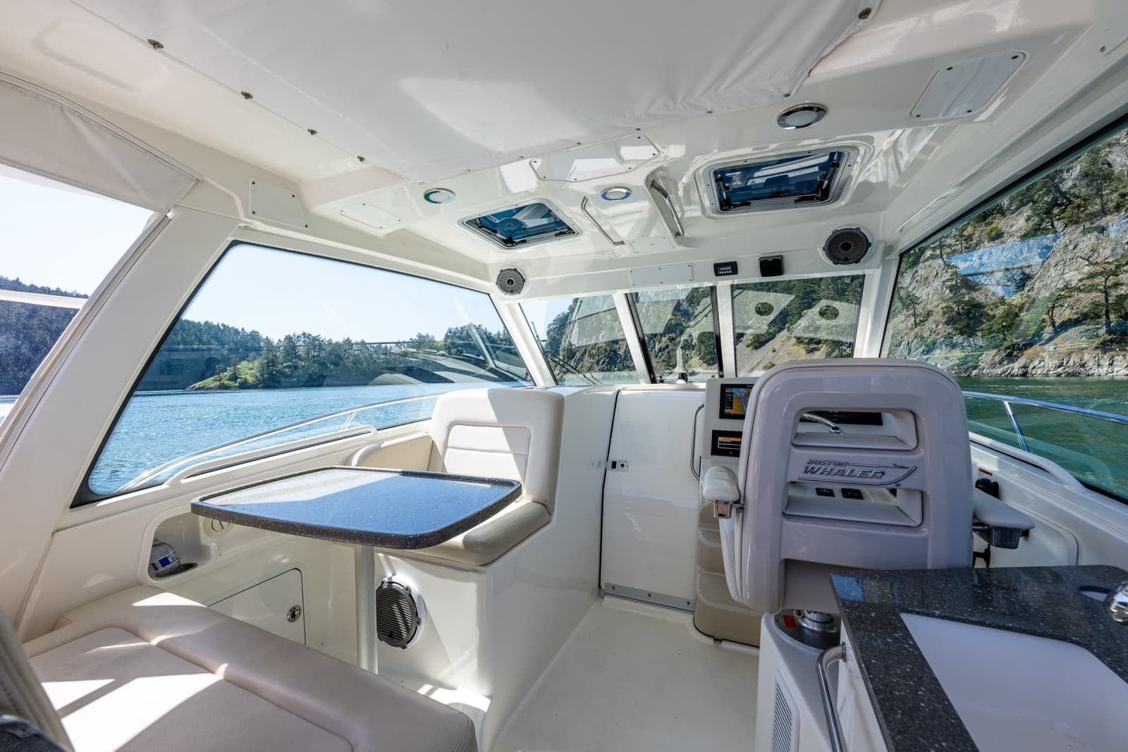 2019 Boston Whaler 345 Conquest - Photo 14