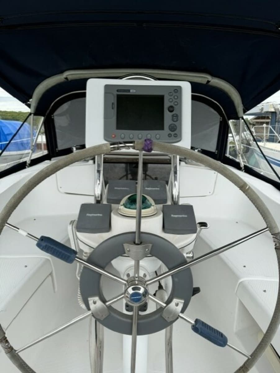 2004 Hunter 36 - Photo 2