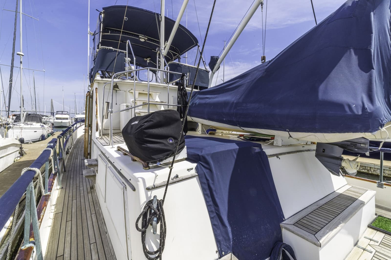 1983 Grand Banks 49 Classic - Photo 39