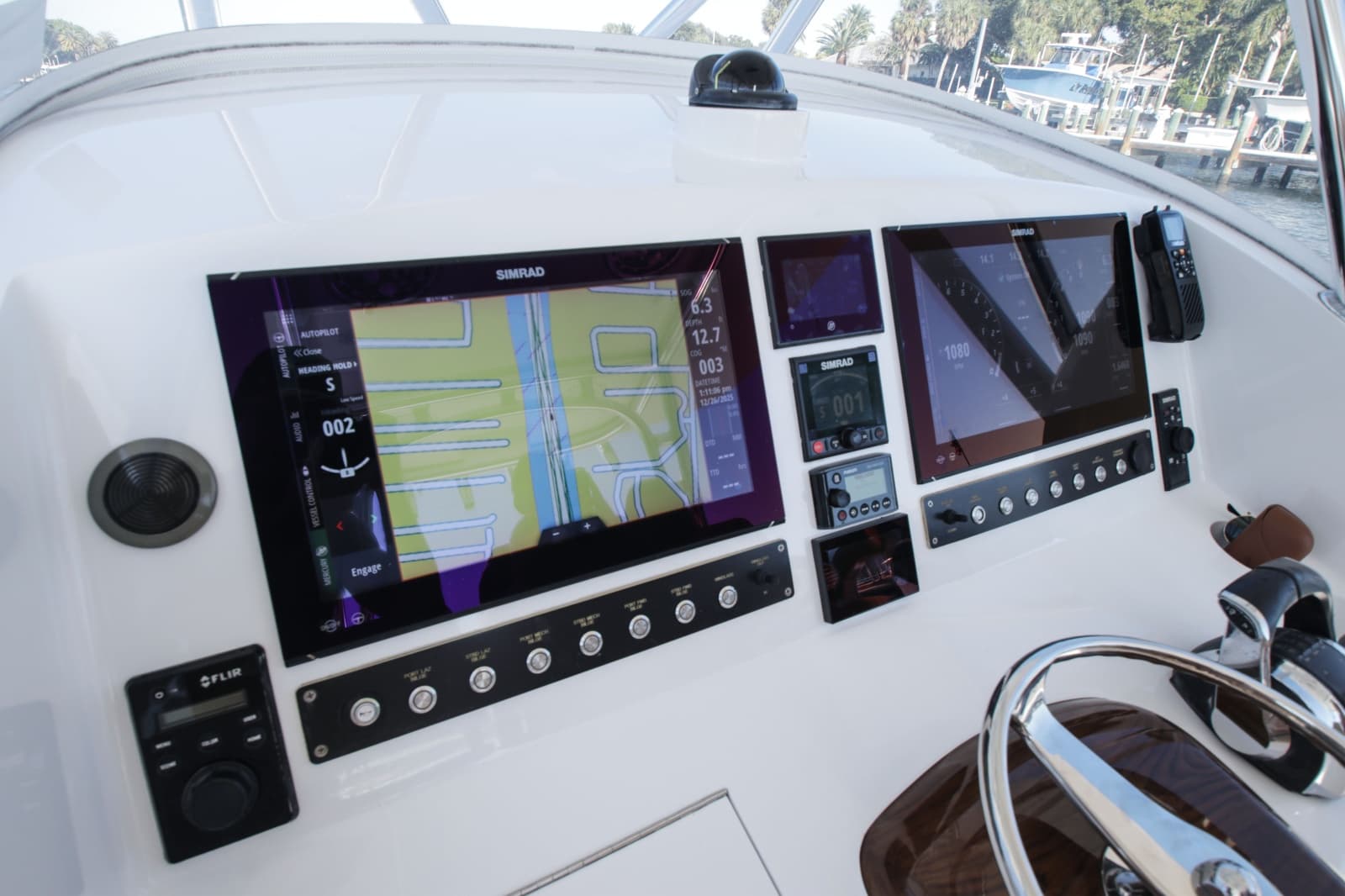 2018 Winter Custom Yachts Center Console - Photo 11