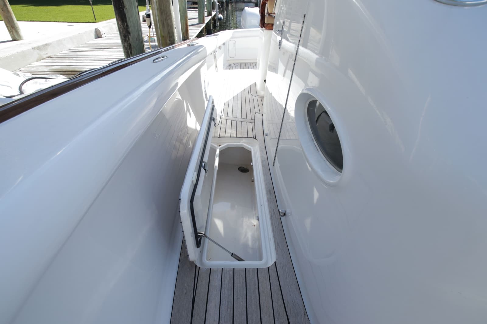2018 Winter Custom Yachts Center Console - Photo 21