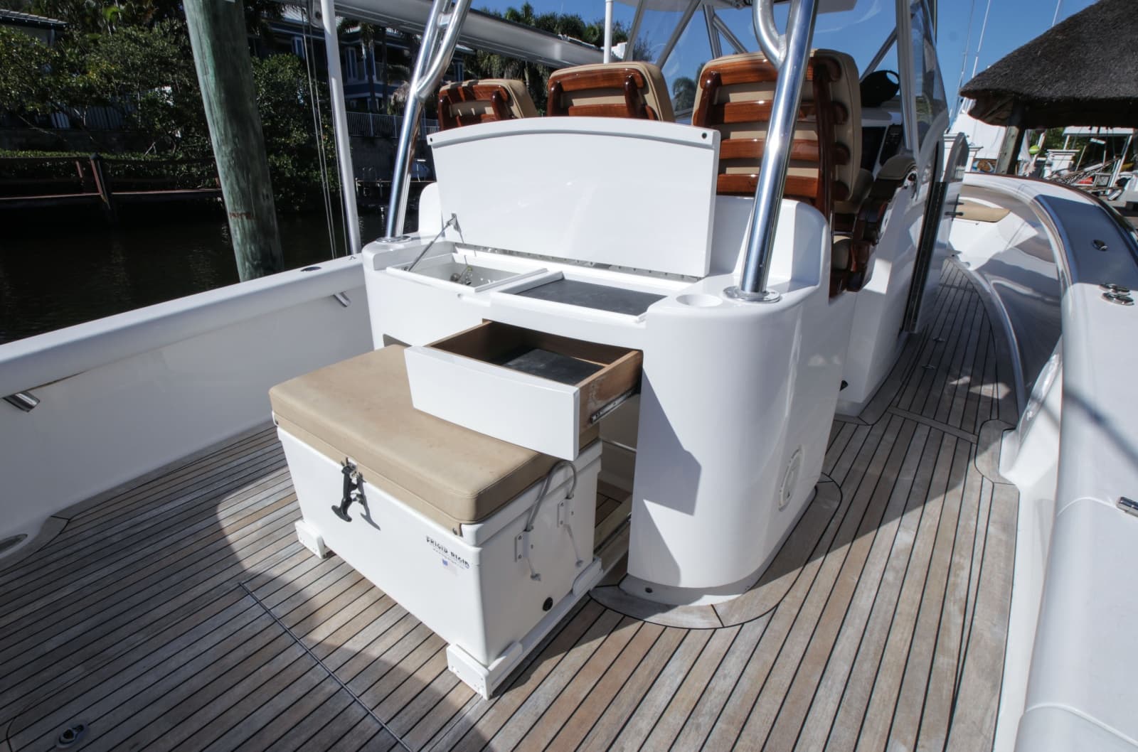 2018 Winter Custom Yachts Center Console - Photo 17