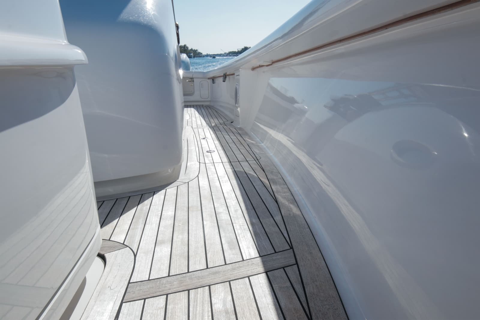 2018 Winter Custom Yachts Center Console - Photo 10