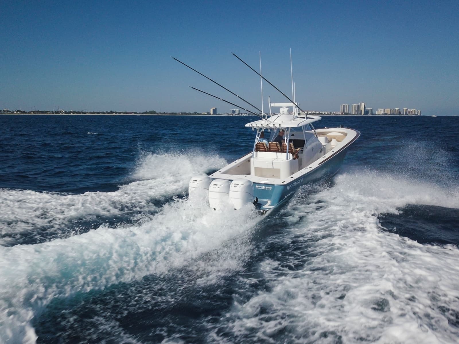 2018 Winter Custom Yachts Center Console - Photo 2