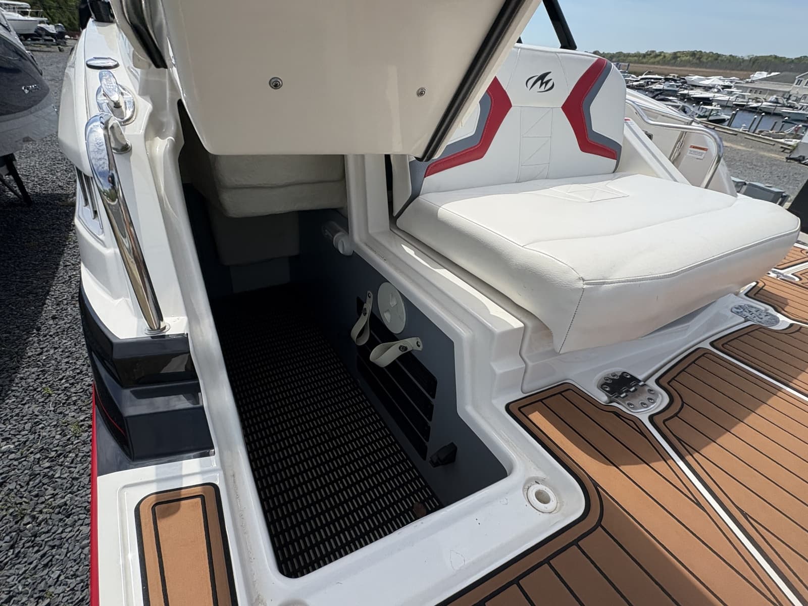 2013 Monterey M5 Sport Boat - Photo 27