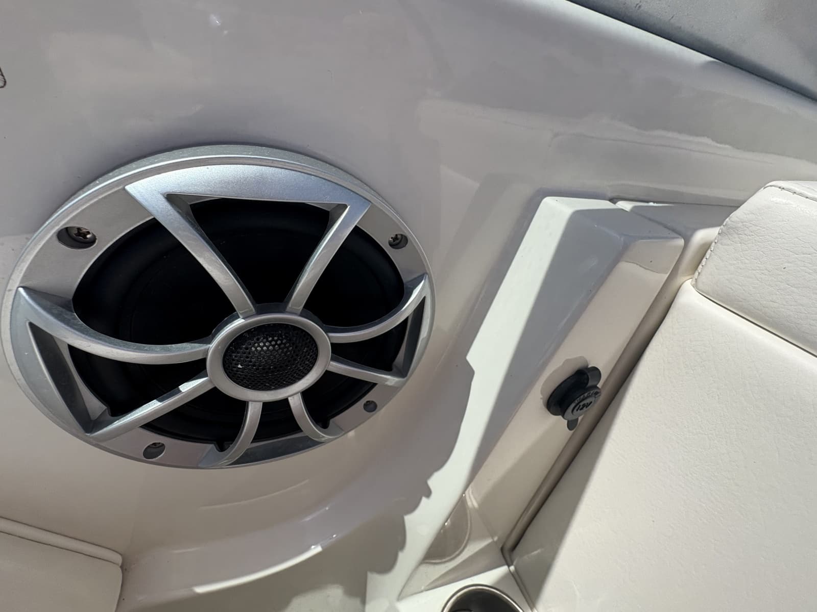 2013 Monterey M5 Sport Boat - Photo 19