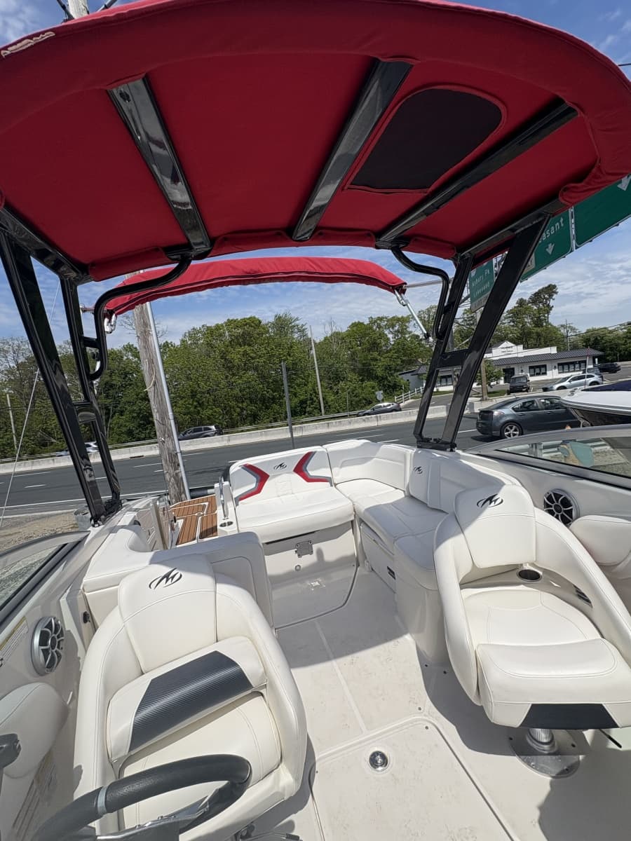 2013 Monterey M5 Sport Boat - Photo 20