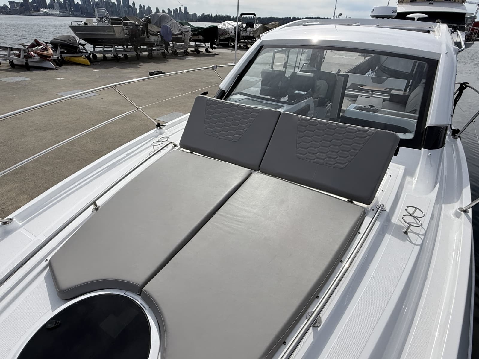 2022 Four Winns V355 Coupe - Photo 14