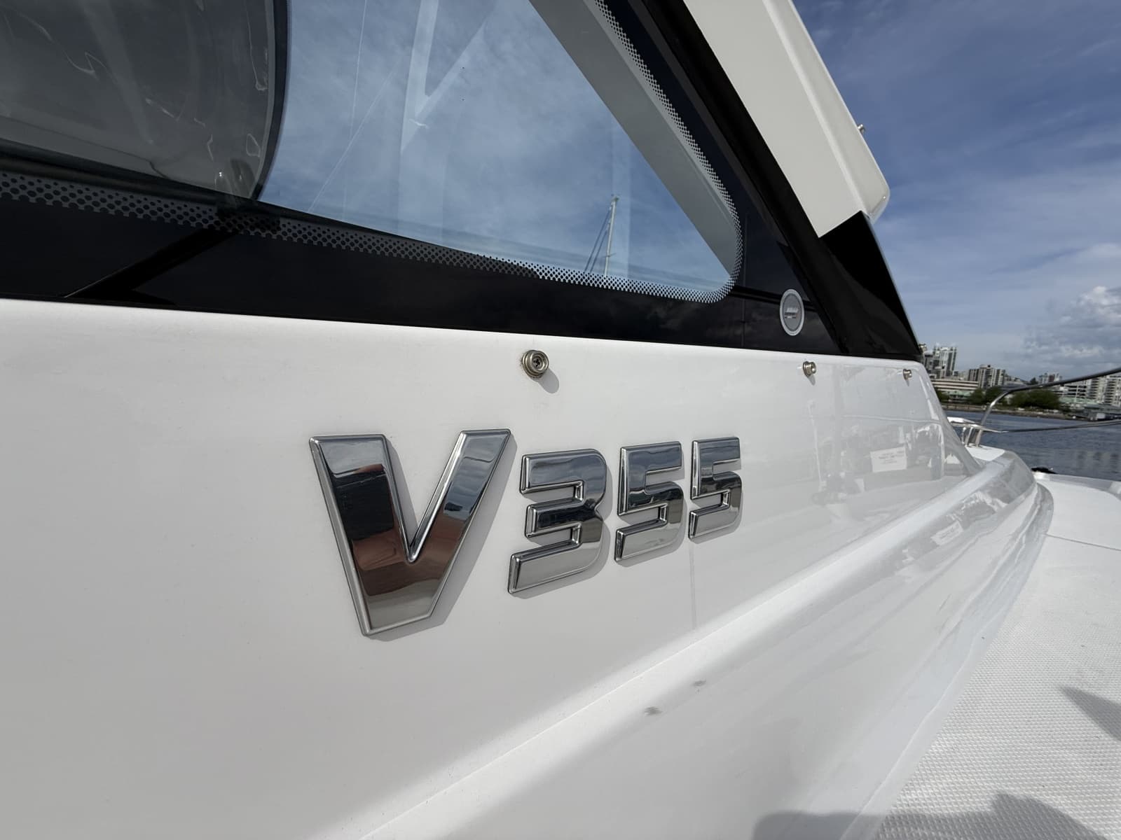 2022 Four Winns V355 Coupe - Photo 8