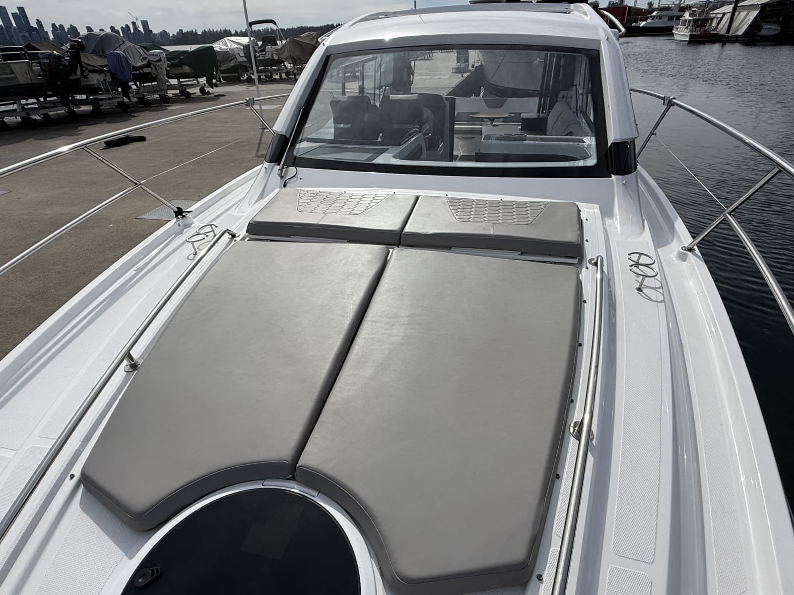 2022 Four Winns V355 Coupe - Photo 13